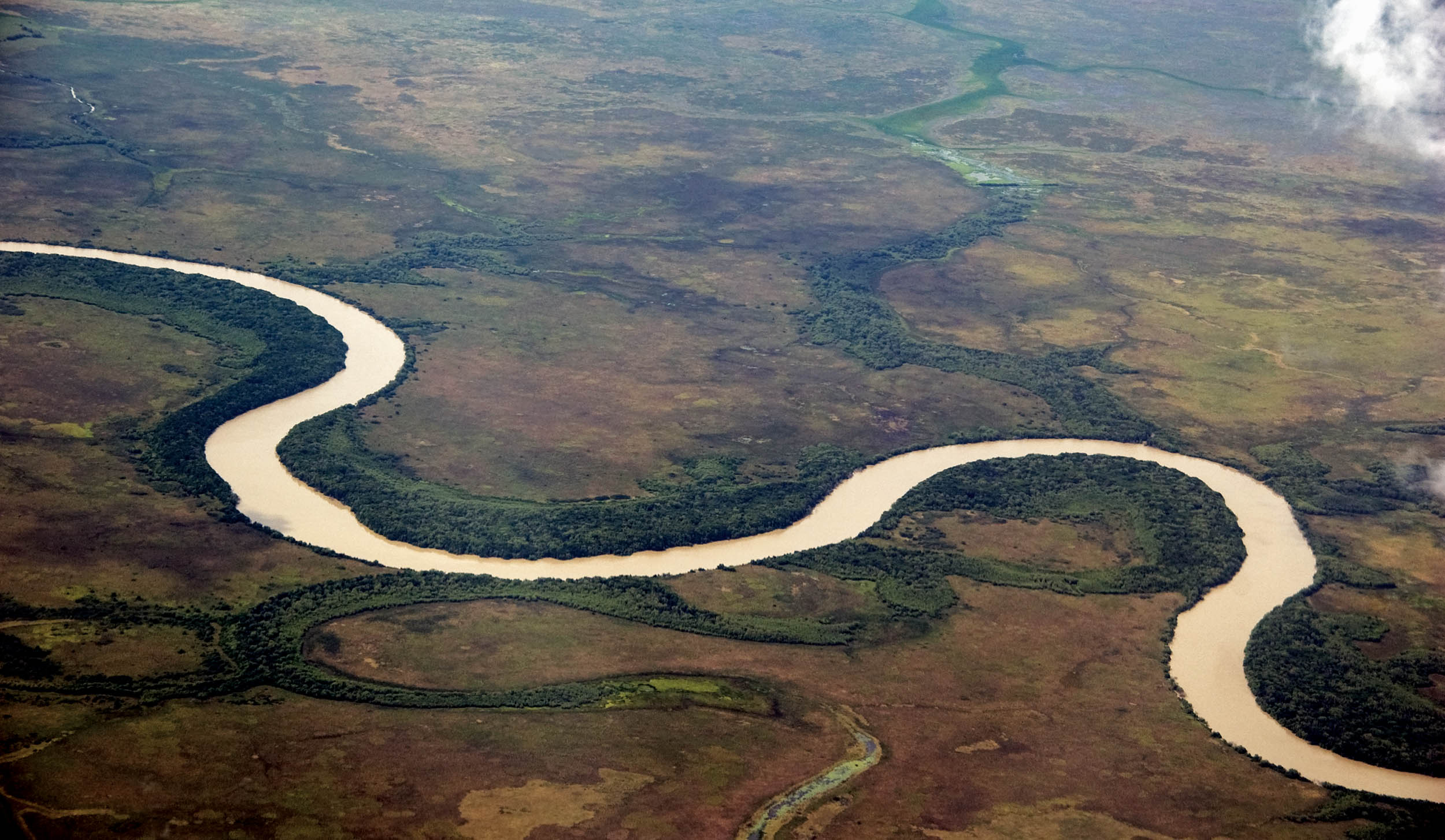 river-winding-northern-australia