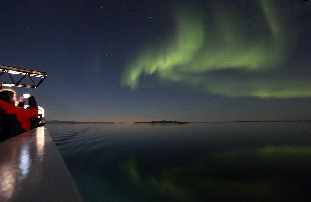 arctic-northern-lights-from ship