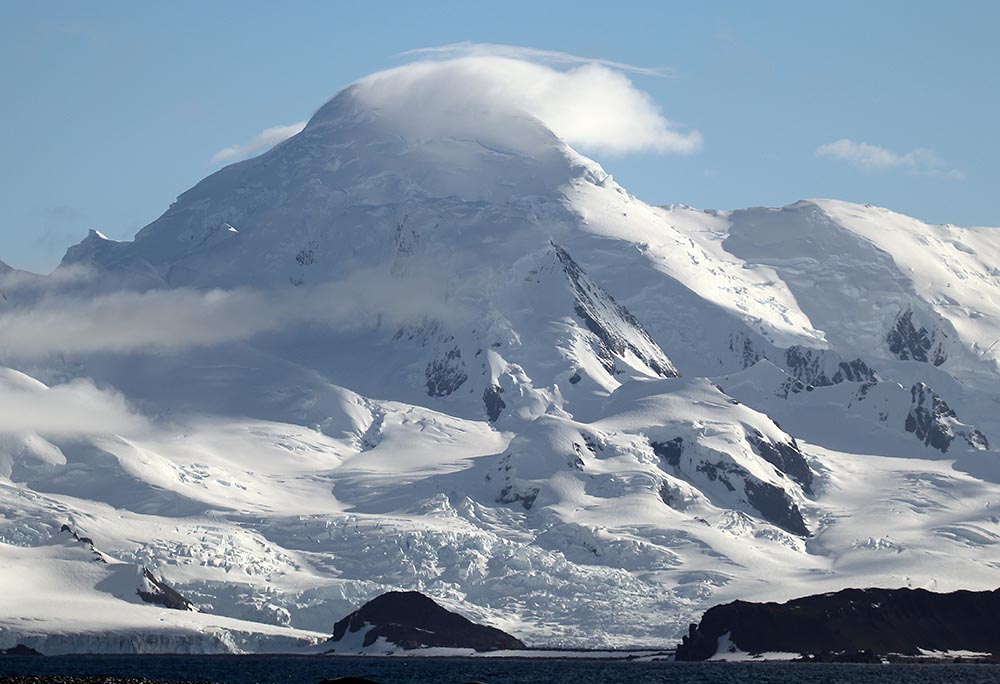 antarctica-mountain-clouds